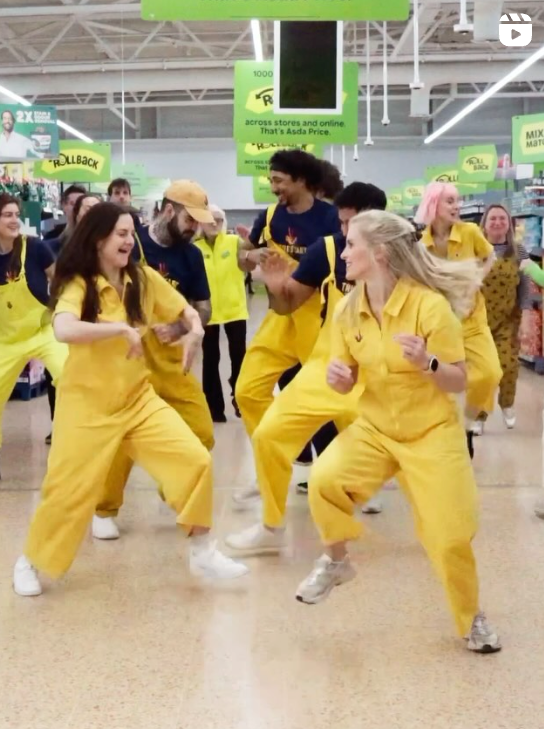 IT'S TIME TOWAKE UP & DIVE IN!