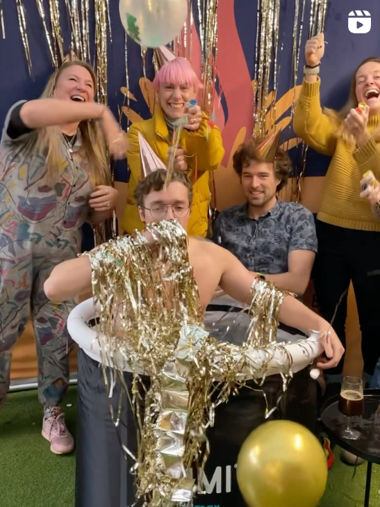 IT'S TIME TOWAKE UP & DIVE IN!